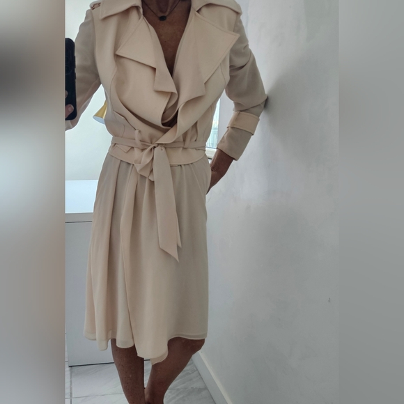 PH5 Ivory Tulle Underlay With Short Notched Collar Tie-Waist Dress Jacket - Picture 8 of 12